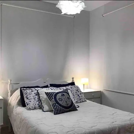 Cozy Holiday Beach House בית נופש *