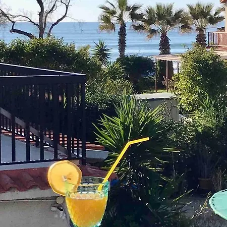 בית נופש Cozy Holiday Beach House לרנקה